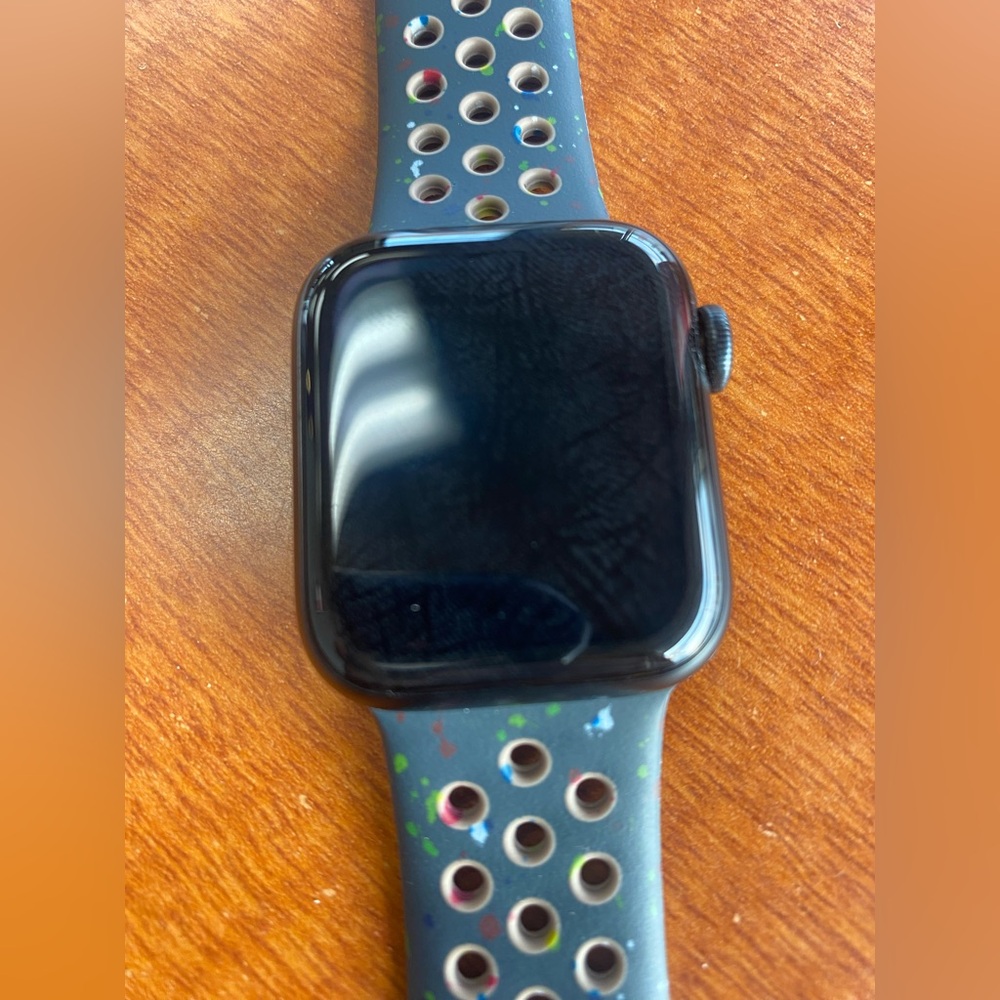 Apple Watch SE (2nd Gen) (GPS + Cellular, 44mm) - Midnight Aluminum Case